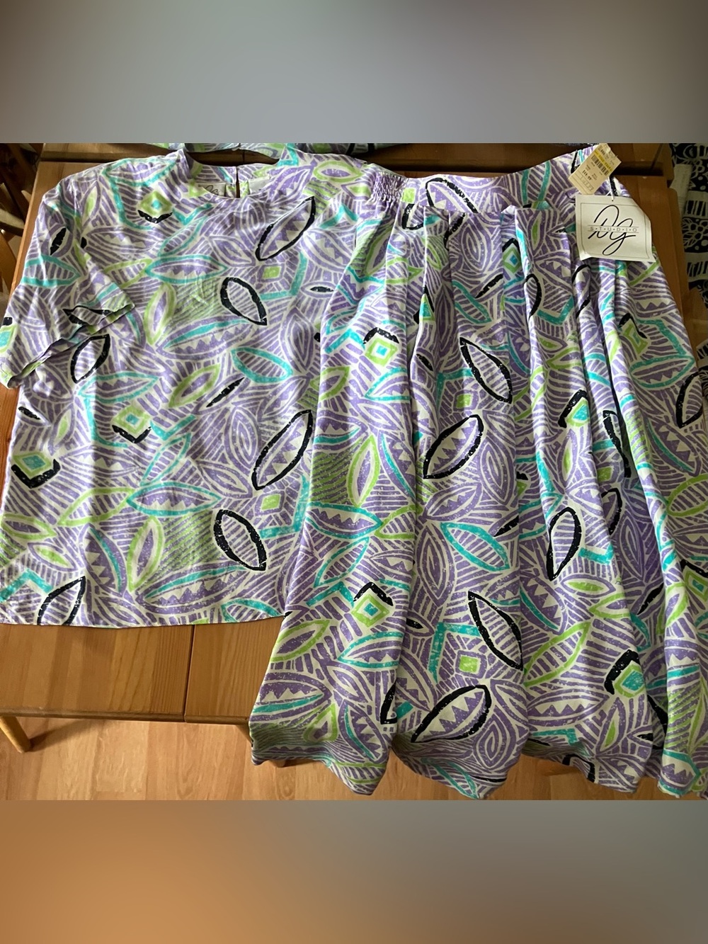 NEW Vintage Studio DG 1990’s Two-Piece Lavender Leaf Print Skirt Set Size Medium